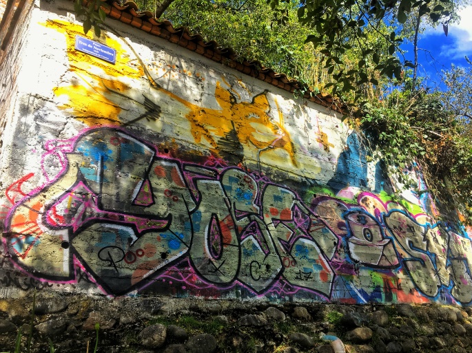 Paseo De Tres De Noviembre Grafitti
